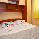 Escape From Center Apartment *