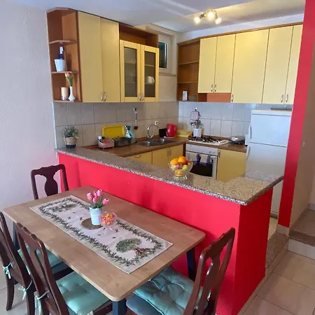 Escape From Center Apartament Makarska