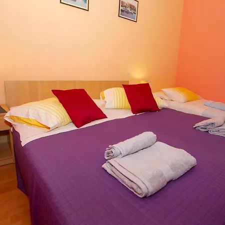 Escape From Center Apartment Makarska