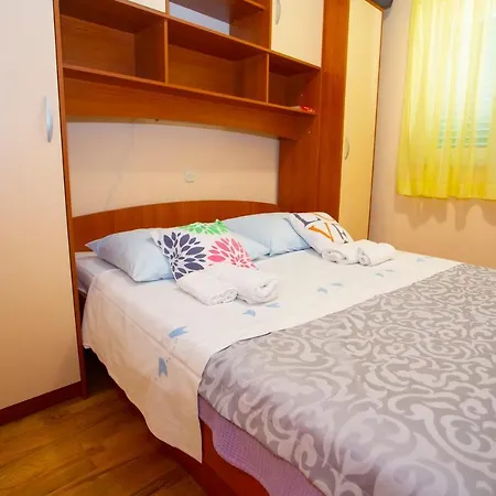 Apartment Escape From Center Makarska