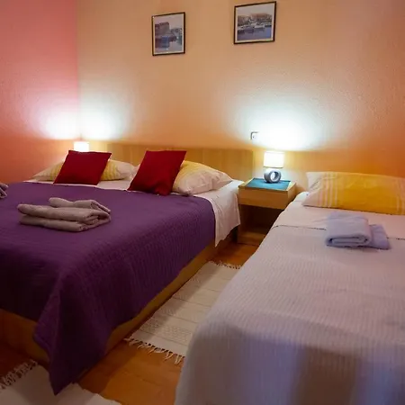 Escape From Center Apartment Makarska