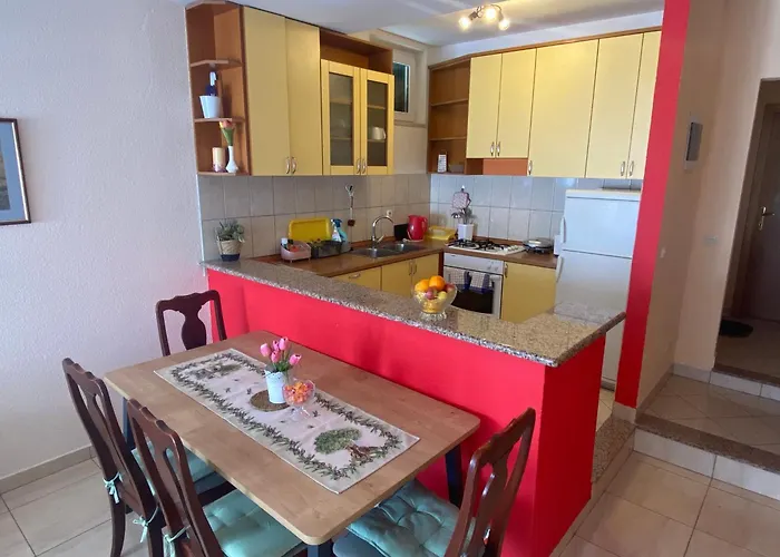 Escape From Center Apartament Makarska