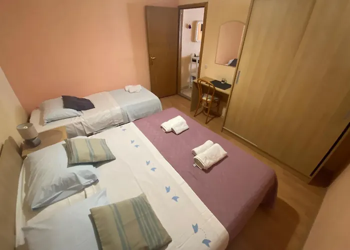 Escape From Center Makarska