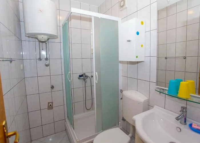 Escape From Center * Makarska