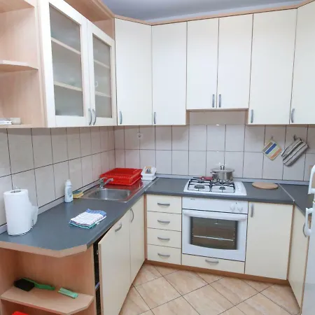 Escape From Center * Makarska