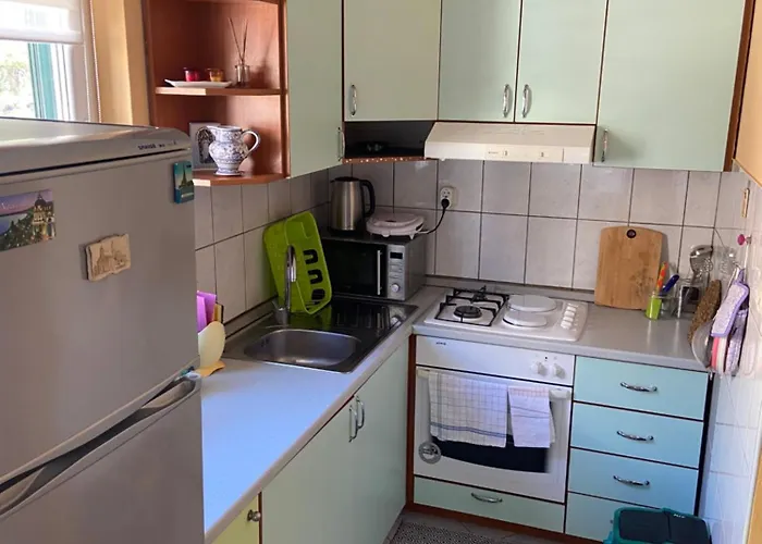 Escape From Center Apartment Makarska