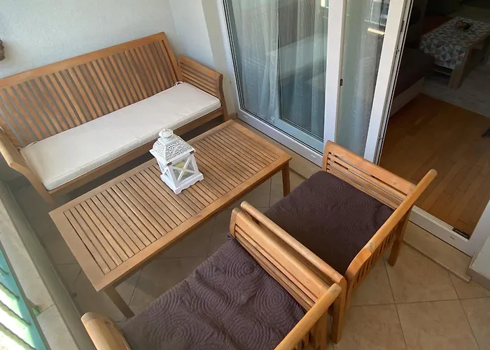 Apartment Escape From Center