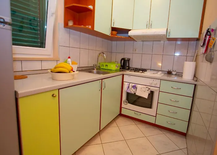 Escape From Center Apartment *