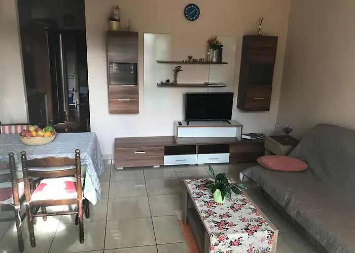 Apartment Escape From Center