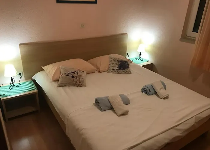 Escape From Center Apartment Makarska